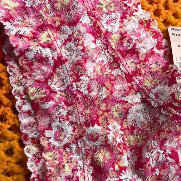 VICTORIA SECRET LG cheeky panties NWT & NWOT - Picture 3 of 13